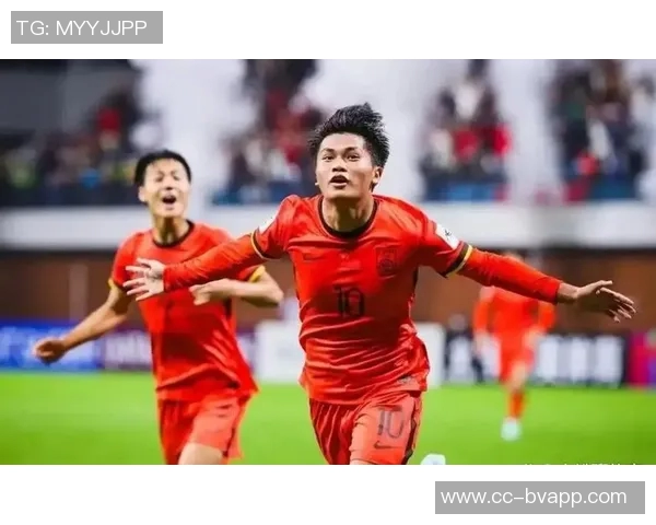 海港全队齐聚一堂为吾米提江蒯纪闻加油助威共庆U23亚洲杯半决赛之夜