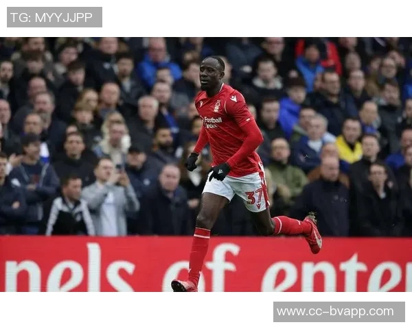 曼城遭遇失利仍显幸运曼联逐渐恢复球队秩序与状态