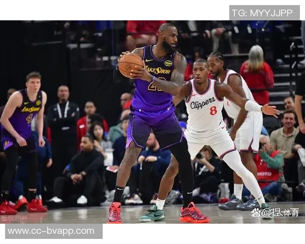 詹姆斯期待季后赛归来希望球队能恢复完整阵容迎战对手